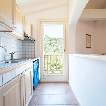 -top Location- Casa Con Piscina E A 300 Mt *