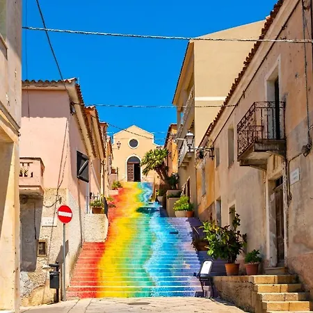 -top Location- Casa Con Piscina E A 300 Mt *