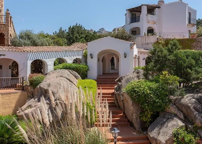 -top Location- Casa Con Piscina E A 300 Mt *